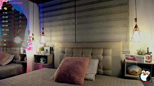 Snapshot of cristal__hot_1 chatting on 8, 11, 2025 cristal hot 1 online show from 8, 11, 2025