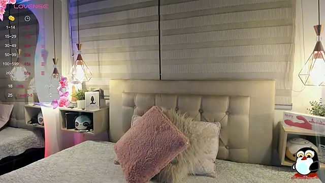 Snapshot of cristal__hot_1 chatting on 10, 11, 2025 cristal hot 1 online show from 10, 11, 2025