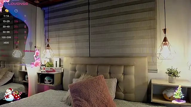 Snapshot of cristal__hot_1 chatting on 22, 11, 2025 cristal hot 1 online show from 22, 11, 2025