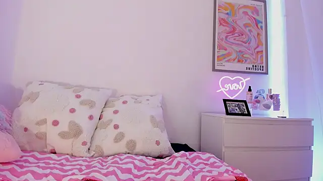 Snapshot of _viioletweekend_ chatting on 22, 2, 2025 viioletweekend online show from 22, 2, 2025