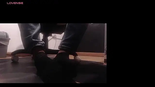 curiousskinny3 online show from 11, 2, 2026