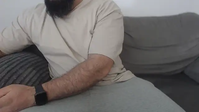 Snapshot of hugemachohandsome chatting on 2, 5, 2026 hugemachohandsome online show from 2, 5, 2026