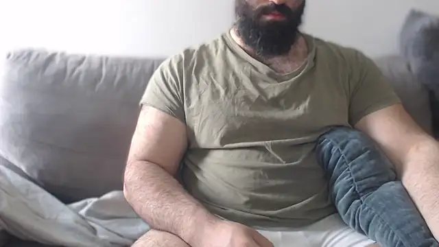 Snapshot of hugemachohandsome chatting on 10, 5, 2026 hugemachohandsome online show from 10, 5, 2026