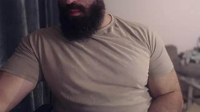 Snapshot of hugemachohandsome chatting on 28, 5, 2026 hugemachohandsome online show from 28, 5, 2026