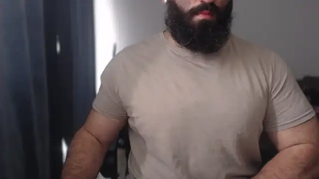Snapshot of hugemachohandsome chatting on 4, 6, 2026 hugemachohandsome online show from 4, 6, 2026