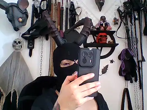 Snapshot of FeticheMacabre chatting on 6, 8, 2026 FeticheMacabre online show from 6, 8, 2026