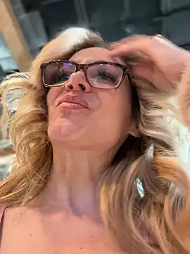 MessyNastyQueen online show from 27, 12, 2024