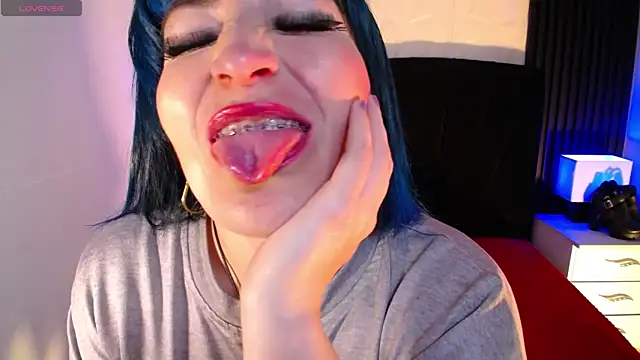 alicia moom online show from 6, 4, 2026