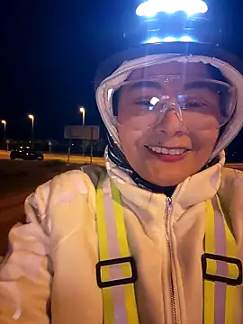 Snapshot of bellapaty chatting on 15, 4, 2026 bellapaty online show from 15, 4, 2026