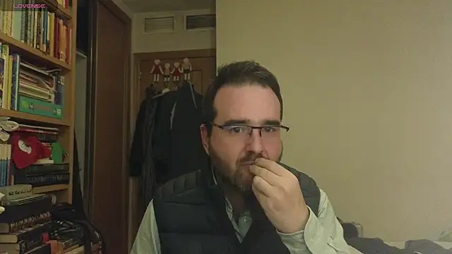 curiosillo83 online show from 10, 3, 2025