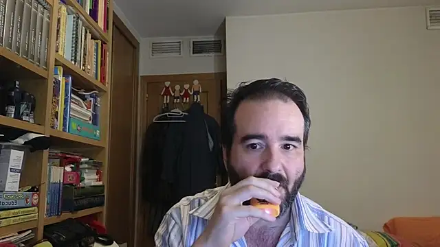 Snapshot of curiosillo83 chatting on 18, 7, 2026 curiosillo83 online show from 18, 7, 2026