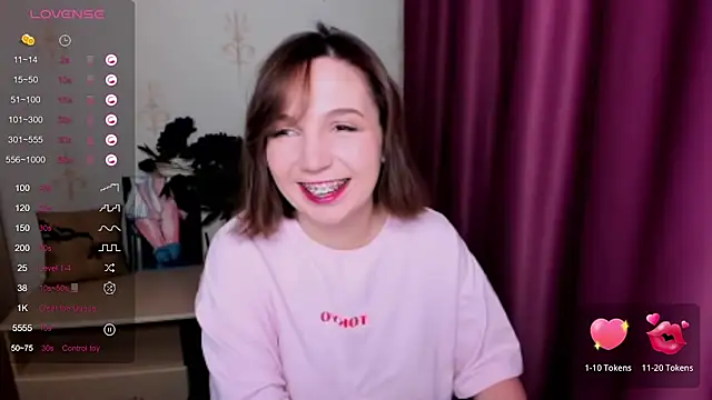 KindHazelHere  online show from 15, 2, 2025