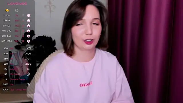 KindHazelHere  online show from 15, 2, 2025