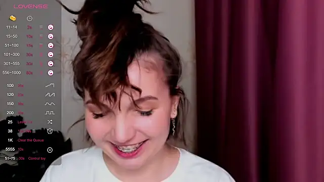 KindHazelHere  online show from 25, 2, 2025