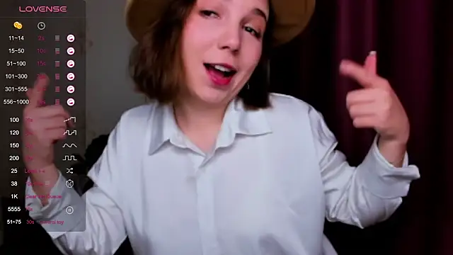 KindHazelHere  online show from 27, 2, 2025