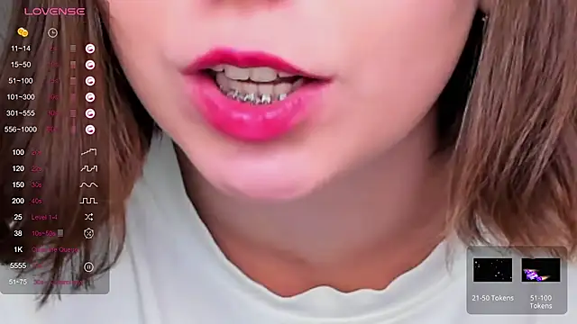 KindHazelHere  online show from 28, 2, 2025