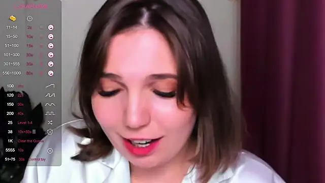 KindHazelHere  online show from 5, 3, 2025