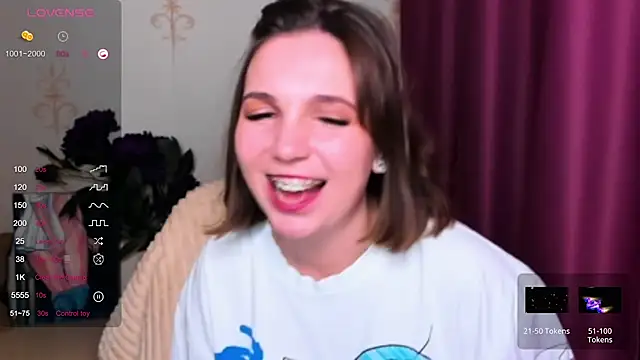 KindHazelHere  online show from 5, 3, 2025