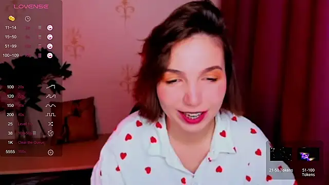 KindHazelHere  online show from 26, 10, 2025