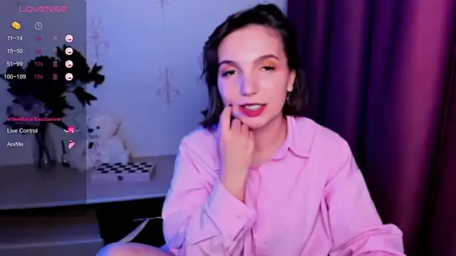 KindHazelHere  online show from 13, 11, 2025