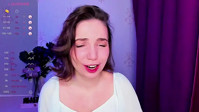 KindHazelHere  online show from 4, 2, 2026