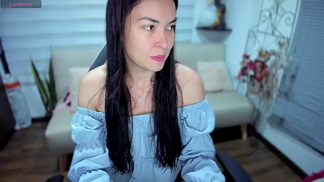 Snapshot of Lunlunera chatting on 21, 12, 2025 Lunlunera online show from 21, 12, 2025