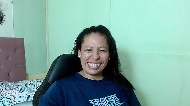 mature martina online show from 10, 3, 2025