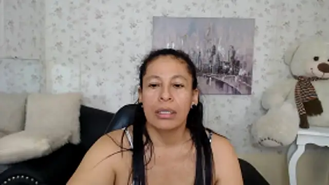 mature martina online show from 31, 5, 2026
