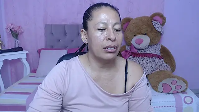 mature martina online show from 2, 7, 2026