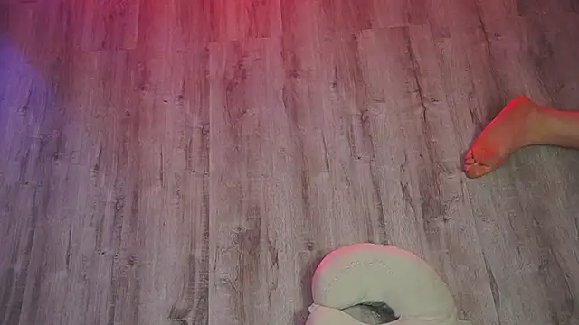 Snapshot of isa_red_hair chatting on 1, 2, 2026 isa red hair online show from 1, 2, 2026