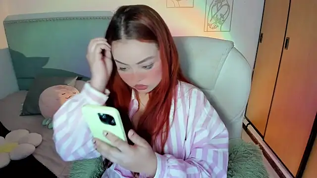 Snapshot of damn_that_booty chatting on 12, 11, 2025 damn that booty online show from 12, 11, 2025