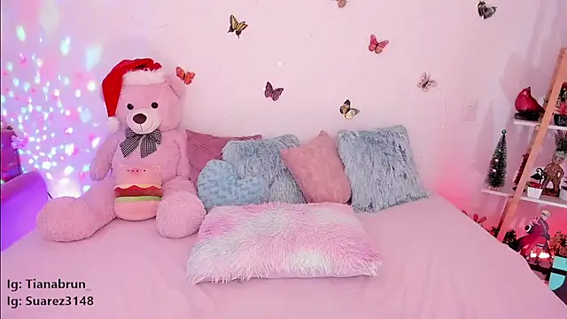 Snapshot of Zara_uwu_ chatting on 8, 1, 2025 Zara uwu online show from 8, 1, 2025