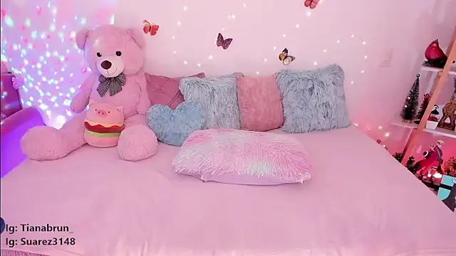 Snapshot of Zara_uwu_ chatting on 17, 2, 2025 Zara uwu online show from 17, 2, 2025