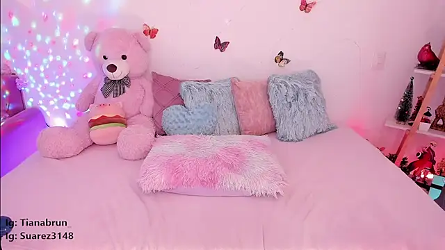 Snapshot of Zara_uwu_ chatting on 20, 2, 2025 Zara uwu online show from 20, 2, 2025