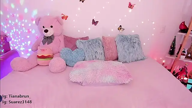 Snapshot of Zara_uwu_ chatting on 4, 3, 2025 Zara uwu online show from 4, 3, 2025