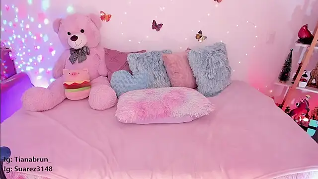 Snapshot of Zara_uwu_ chatting on 11, 3, 2025 Zara uwu online show from 11, 3, 2025