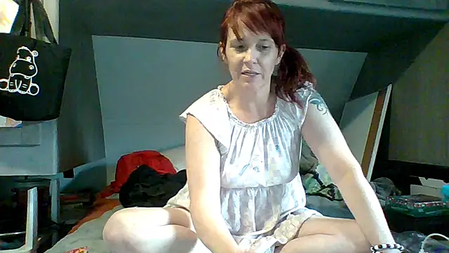 Snapshot of spundarella420 chatting on 2, 1, 2025 spundarella420 online show from 2, 1, 2025