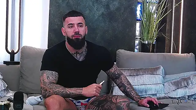 Snapshot of masterkingofmusclee chatting on 14, 3, 2025 masterkingofmusclee online show from 14, 3, 2025