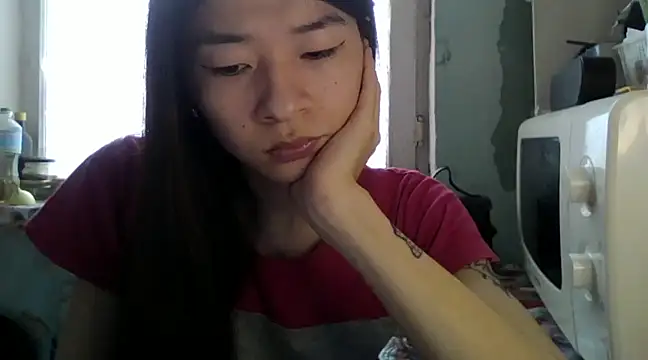 CarlyJoy online show from 16, 2, 2025