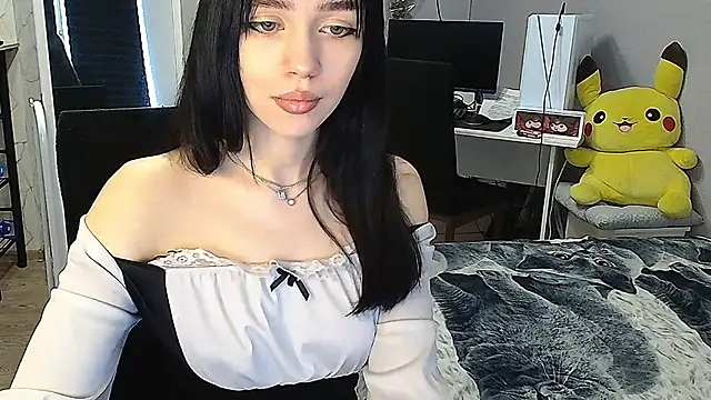 Snapshot of KathrineBerry chatting on 5, 3, 2025 KathrineBerry online show from 5, 3, 2025