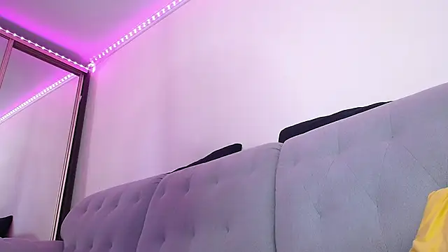 Snapshot of KathrineBerry chatting on 3, 10, 2025 KathrineBerry online show from 3, 10, 2025