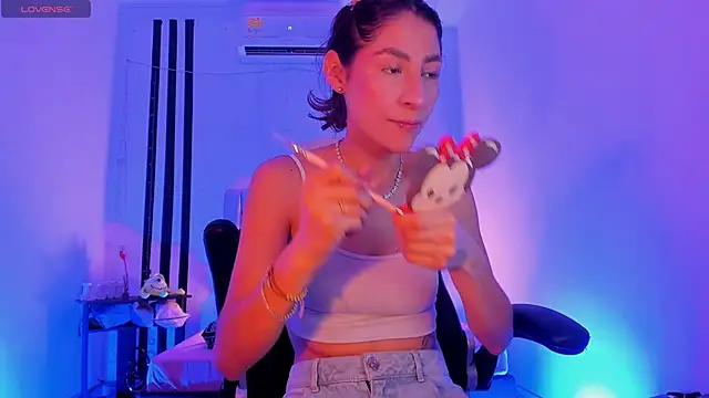 Snapshot of Gorgeous_Team chatting on 4, 2, 2026 Gorgeous Team online show from 4, 2, 2026