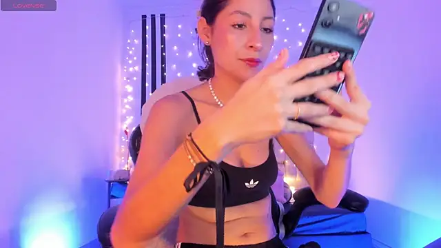 Gorgeous Team online show from 17, 3, 2026