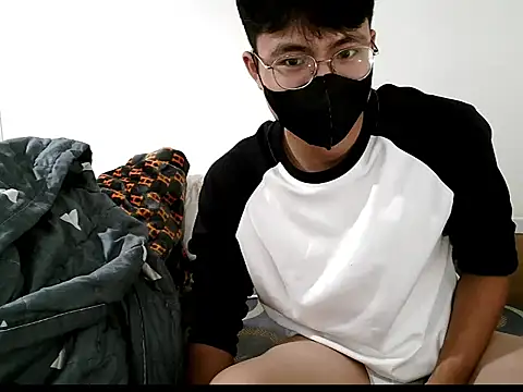 Gwencloudy online show from 5, 10, 2025