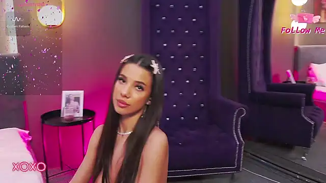 LaraKent online show from 4, 2, 2025