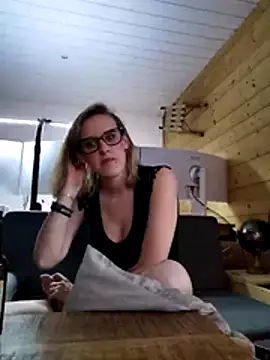 Snapshot of Madame_Callie chatting on 19, 7, 2026 Madame Callie online show from 19, 7, 2026