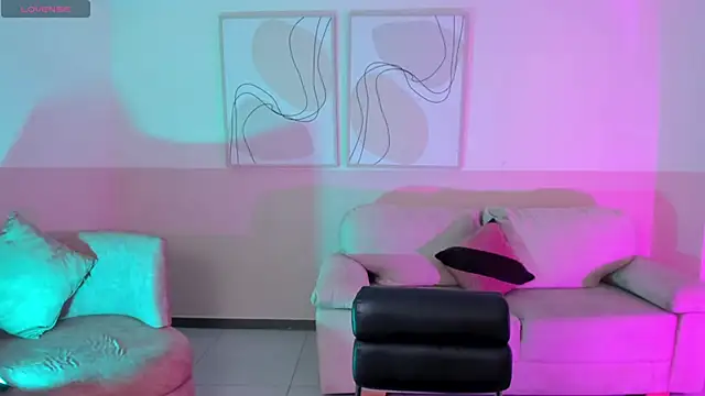 AlessiaCorleone  online show from 27, 1, 2025