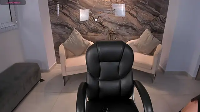 AlessiaCorleone  online show from 13, 3, 2025