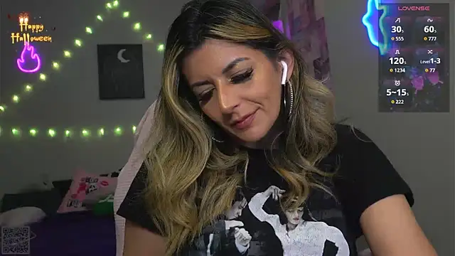 Snapshot of K4Li3Rxyzz chatting on 17, 10, 2025 K4Li3Rxyzz online show from 17, 10, 2025