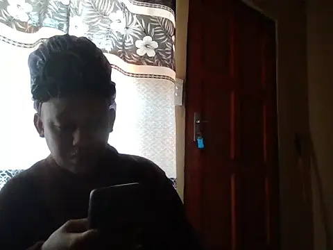 Snapshot of ShooingBunch chatting on 13, 10, 2025 ShooingBunch online show from 13, 10, 2025